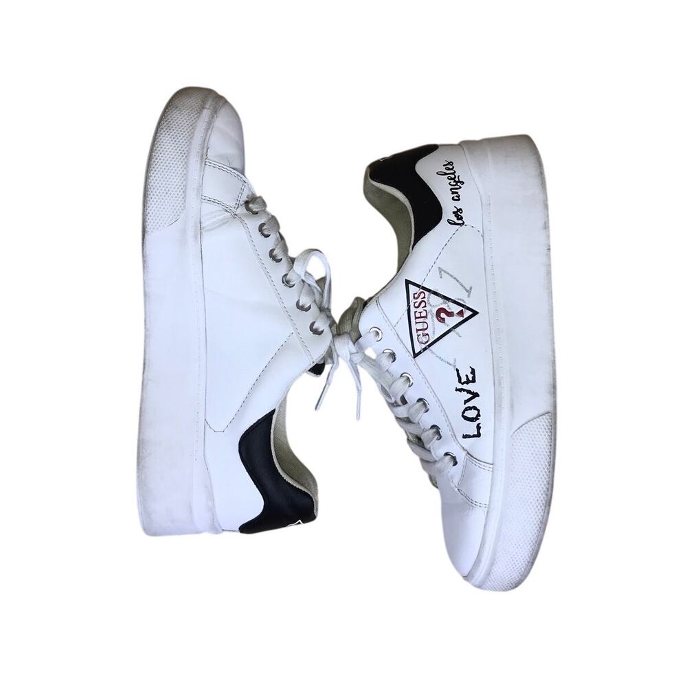 GUESS Sneakers Women’s 8 White Logo Love Low Top Casual Streetwear Shoes